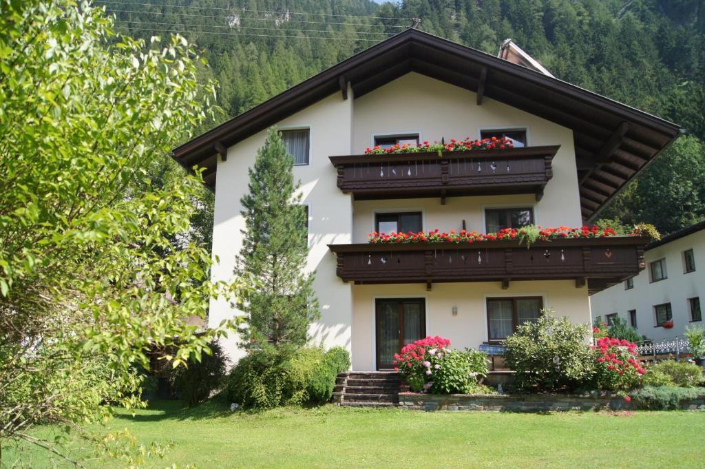 Haus Josef Bed & Breakfast Майерхофен Екстериор снимка