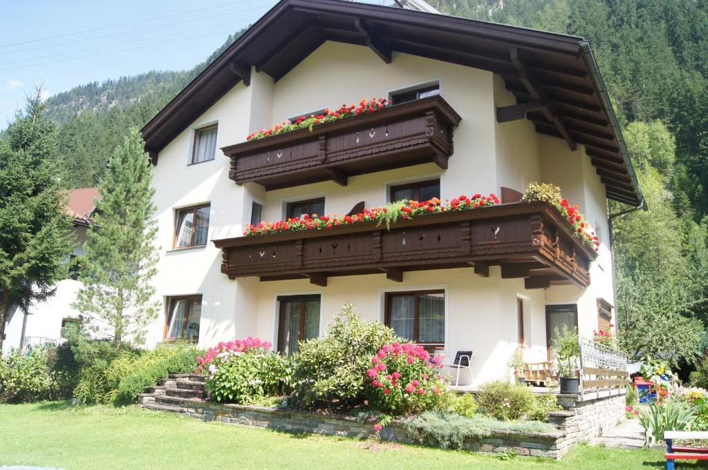 Haus Josef Bed & Breakfast Майерхофен Екстериор снимка