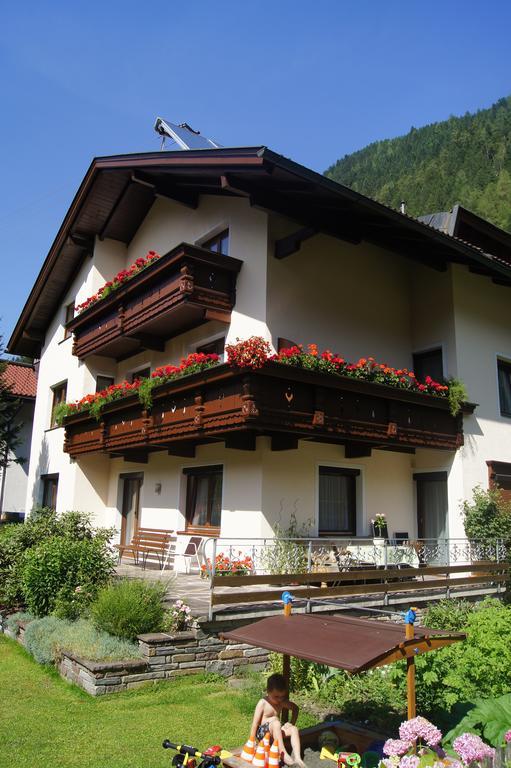 Haus Josef Bed & Breakfast Майерхофен Екстериор снимка